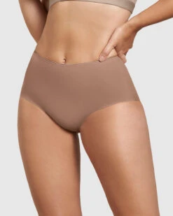 Classic Eco-Friendly Shaping Knicker Made From Recycled PET Bottle -Leonisa Sale Store 012974 857 1200x1500 2022 1