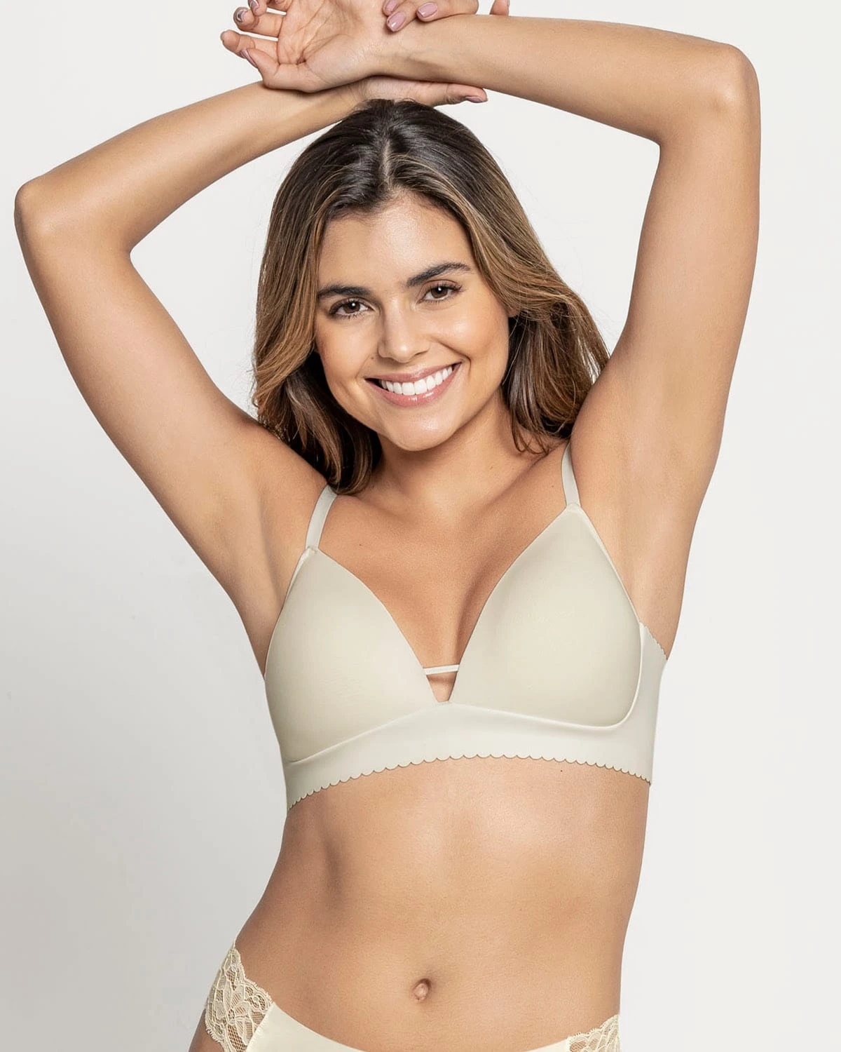 Plunge Wireless Scalloped Trim Bra The Perfect Comfort Bra 4 Plunge Wireless Scalloped Trim Bra The Perfect Comfort Bra - Image 4