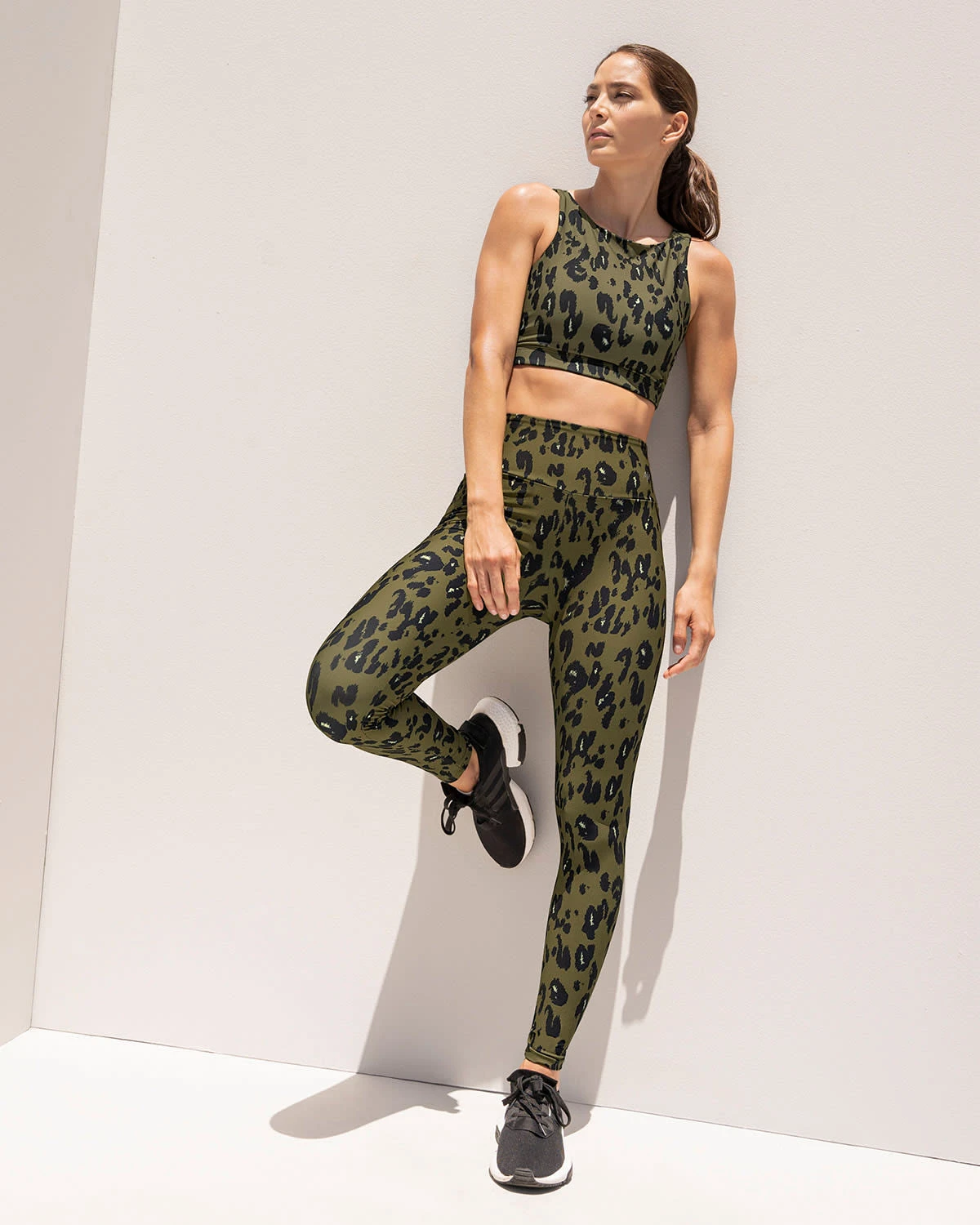 Eco-Friendly High-Neck Graphic Sports Bra Made Of Recycled Plastic 3 Eco-Friendly High-Neck Graphic Sports Bra Made Of Recycled Plastic - Image 3