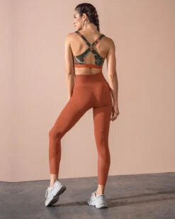 Sports Legging With Antibacterial Technology Infused With Aloe Vera 28 Sports Legging With Antibacterial Technology Infused With Aloe Vera -Leonisa Sale Store 195565 221 1200x1500 2021 4
