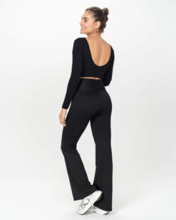 Long Sleeve Sports Crop Top -Leonisa Sale Store 19AA00 700 1200X1500 4