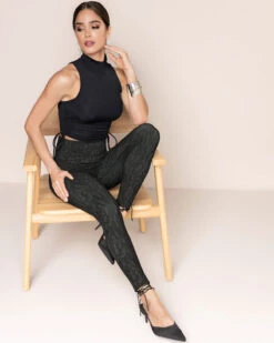 Reversible High-Waisted Active Shaper Legging -Leonisa Sale Store 441005 068 1200X1500 6