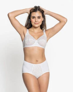 Wireless Comfy Control Bra In Lace -Leonisa Sale Store 71223 000 1200x1500 2023 3